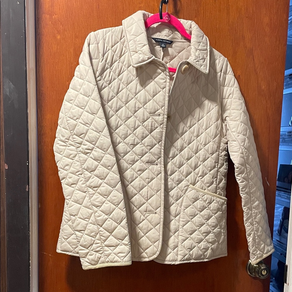 Banana Republic BR Quilted
Puffer Jacket Lightweight Softshell Ivory - Picture 2 of 10